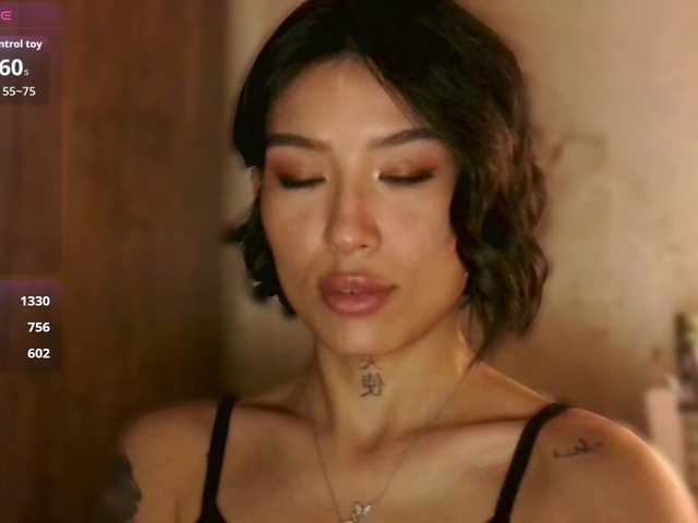 JulieTurner's BongaCams show and profile