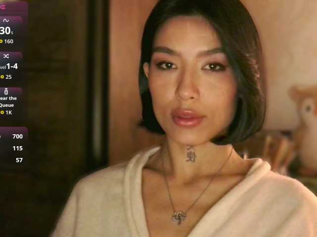 JulieTurner's BongaCams show and profile