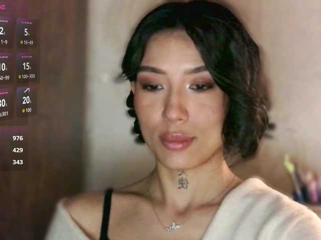 JulieTurner's BongaCams show and profile