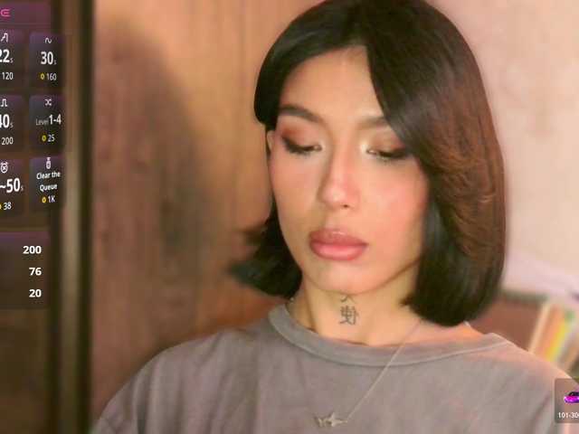 JulieTurner's BongaCams show and profile