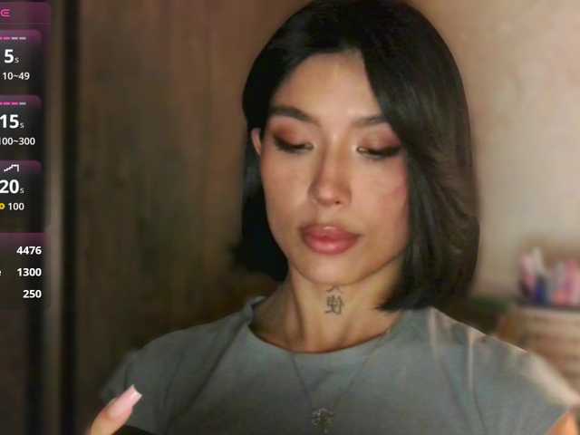 JulieTurner's BongaCams show and profile