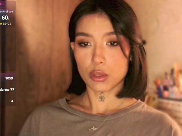 JulieTurner's BongaCams show and profile