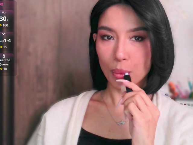 JulieTurner's BongaCams show and profile