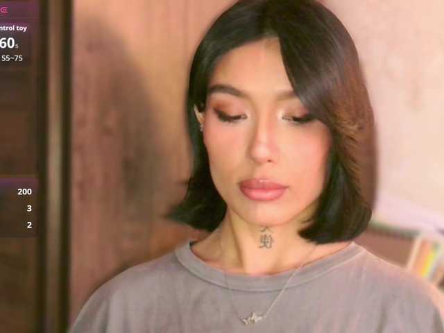 JulieTurner's BongaCams show and profile