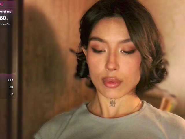 JulieTurner's BongaCams show and profile