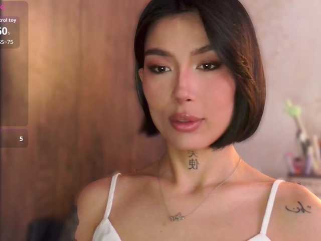 JulieTurner's BongaCams show and profile