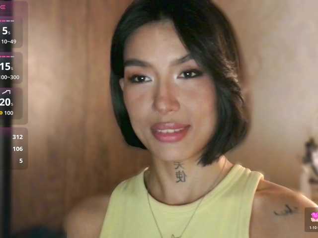 JulieTurner's BongaCams show and profile