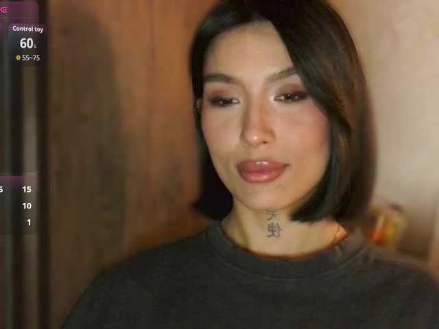 JulieTurner's BongaCams show and profile