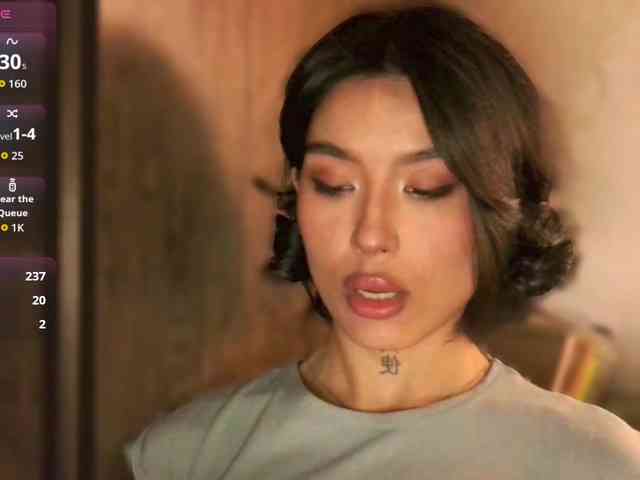 Girl-next-door webcam