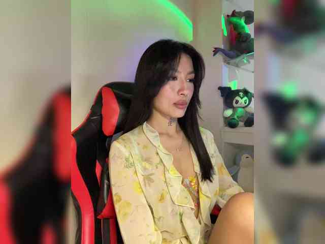 Girl-next-door webcam