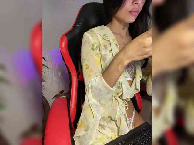 Girl-next-door webcam