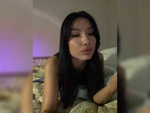 Girl-next-door webcam