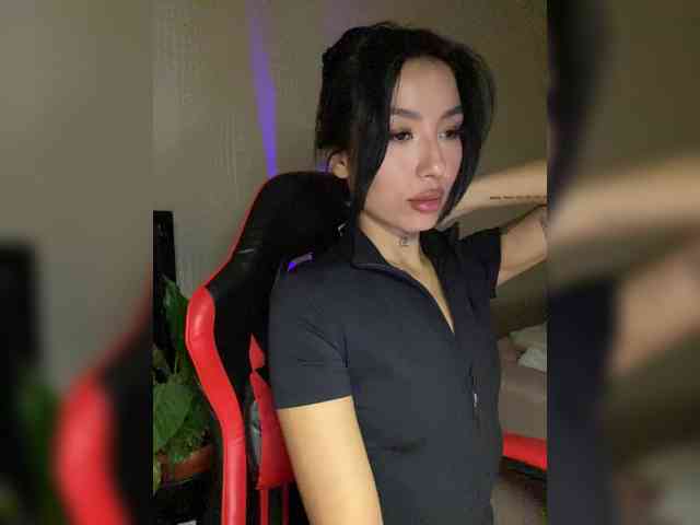Girl-next-door webcam
