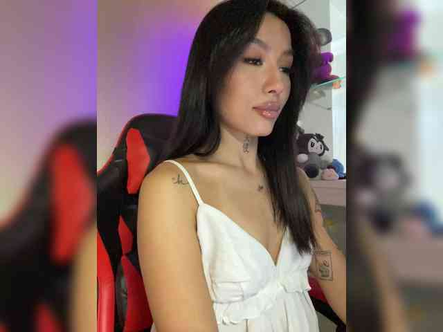 Girl-next-door webcam