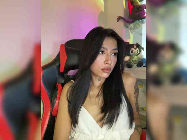 Girl-next-door webcam