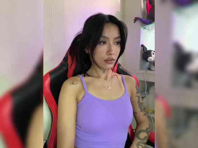 Girl-next-door webcam