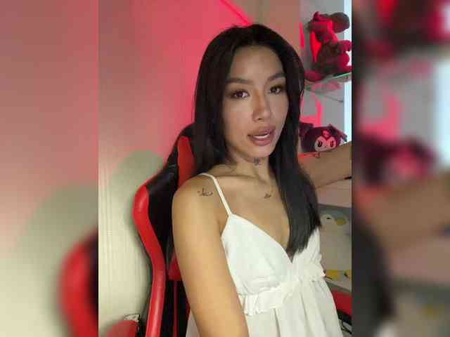 Girl-next-door webcam