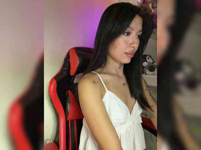 Girl-next-door webcam