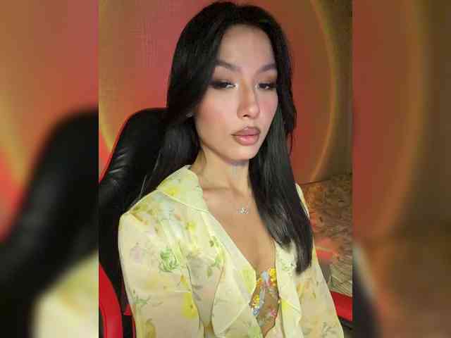 Girl-next-door webcam