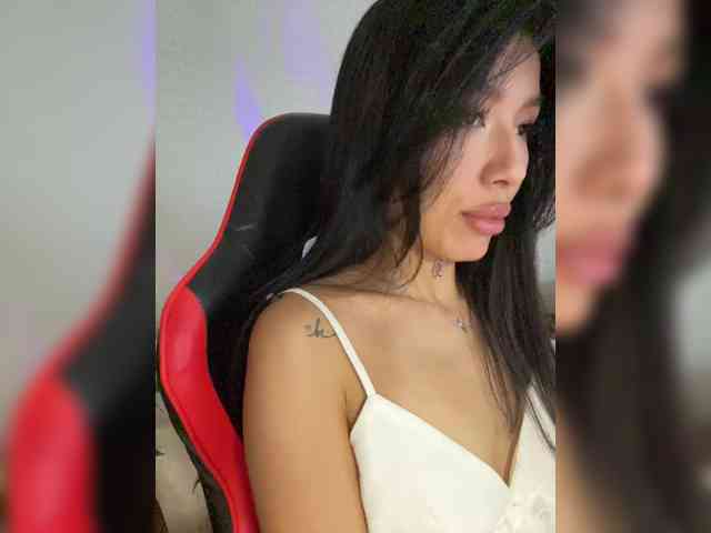 Girl-next-door webcam
