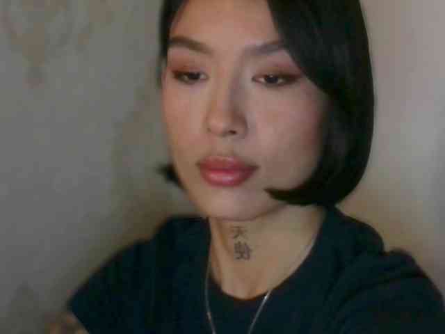 Girl-next-door webcam