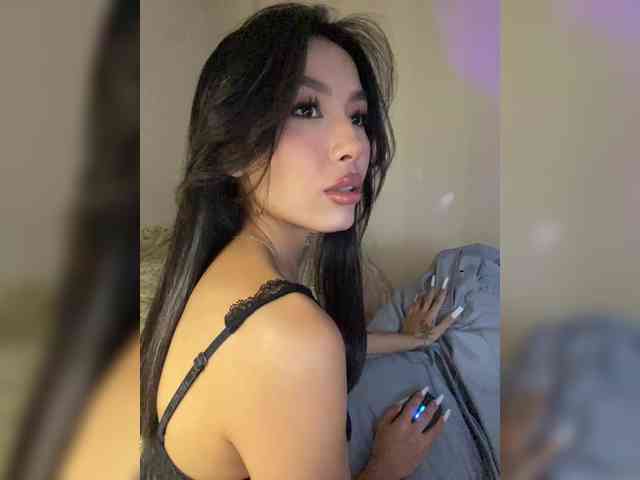 Girl-next-door webcam