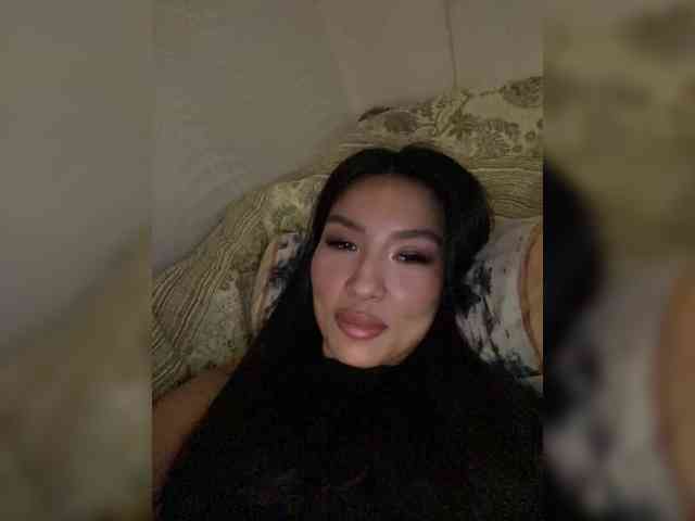 Girl-next-door webcam