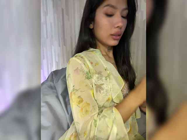 Girl-next-door webcam
