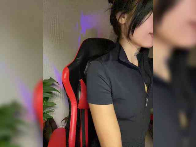 Girl-next-door webcam