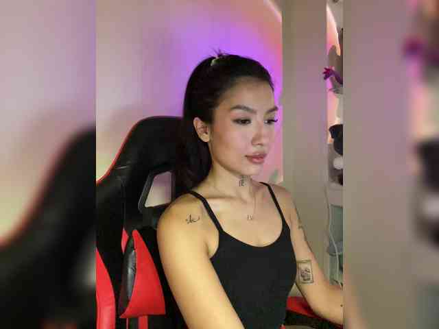 Girl-next-door webcam