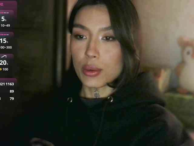 Girl-next-door webcam