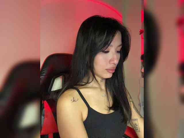 Girl-next-door webcam
