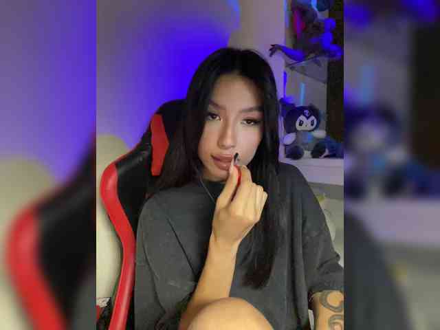 Girl-next-door webcam