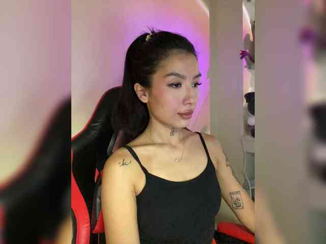 Girl-next-door webcam