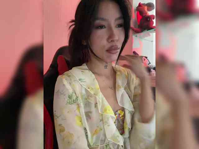Girl-next-door webcam