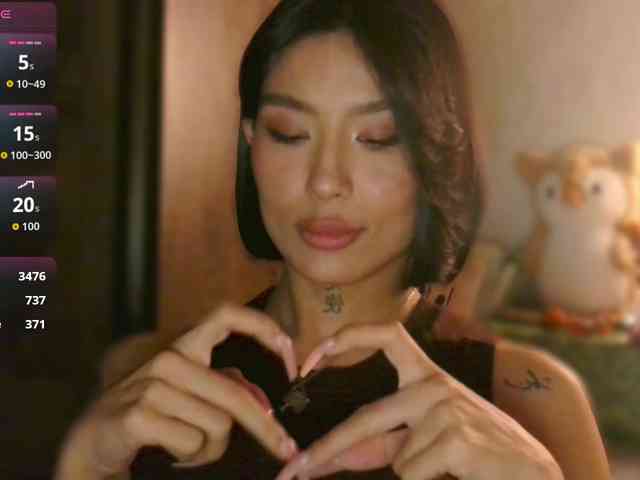 Girl-next-door webcam