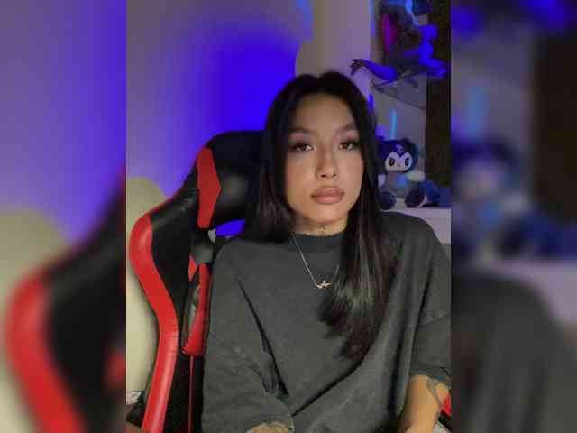 Girl-next-door webcam