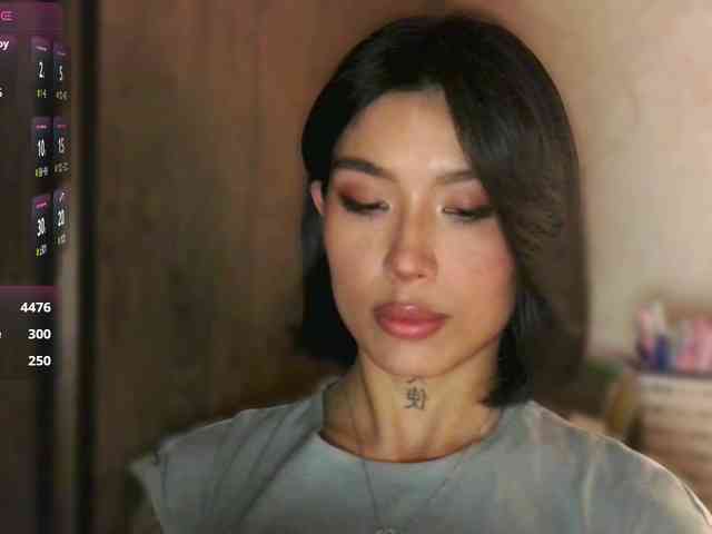 Girl-next-door webcam