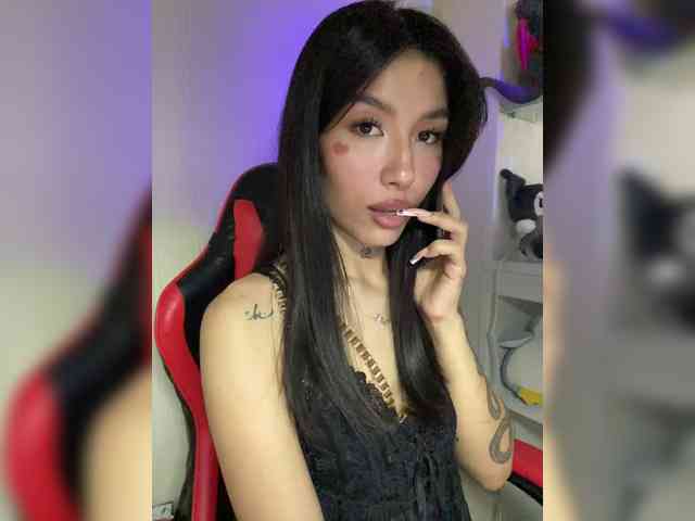 Girl-next-door webcam