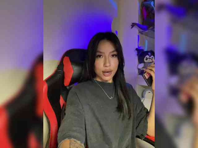 Girl-next-door webcam