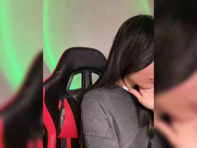 Girl-next-door webcam