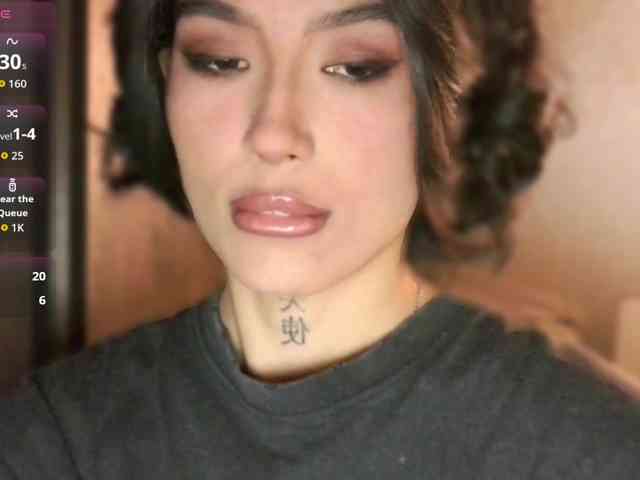 Girl-next-door webcam