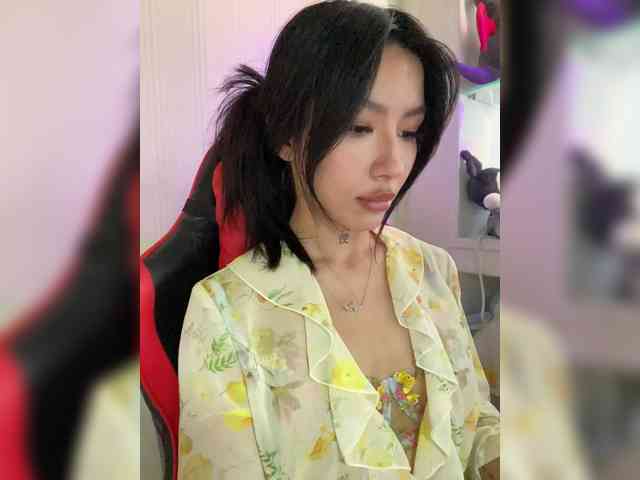Girl-next-door webcam