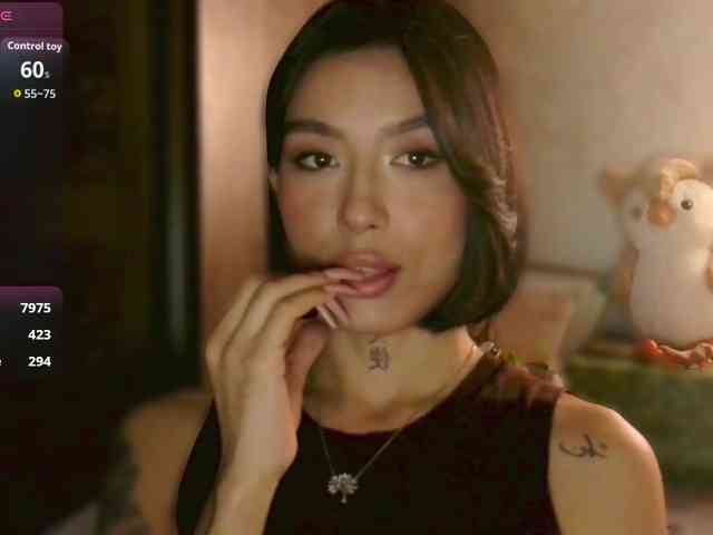 Girl-next-door webcam