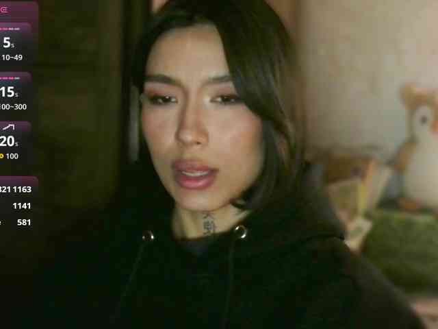 Girl-next-door webcam