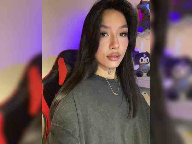 Girl-next-door webcam
