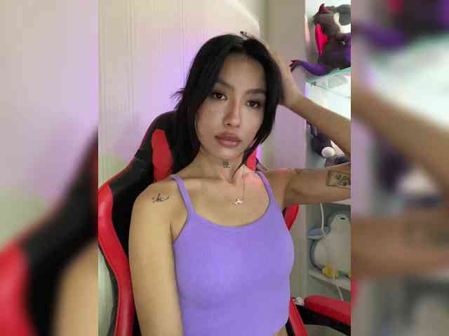 Girl-next-door webcam