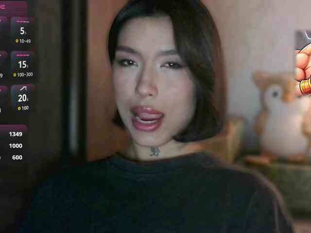 Girl-next-door webcam