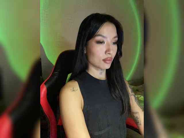 Girl-next-door webcam