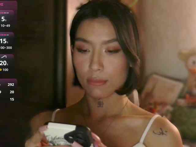 Girl-next-door webcam